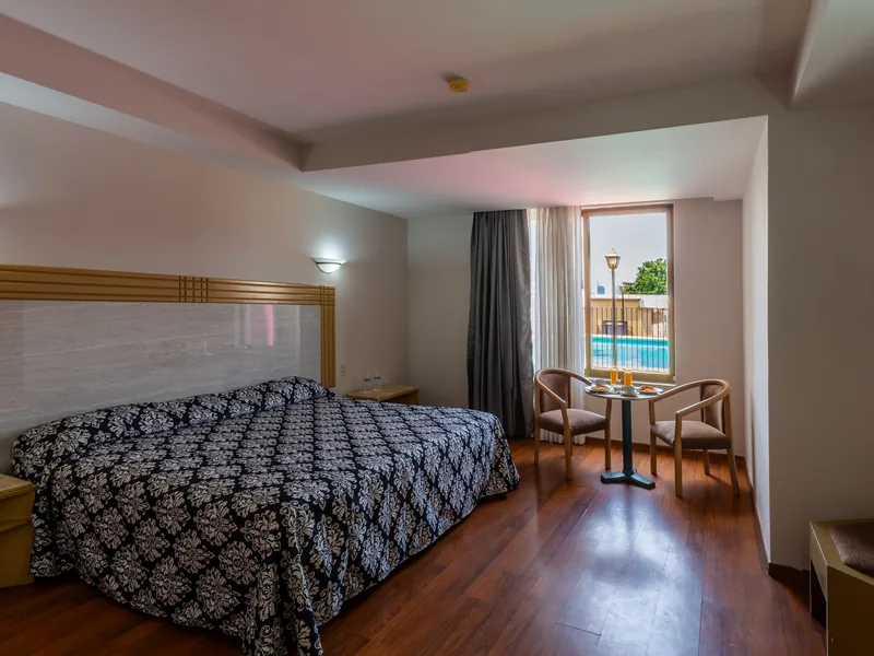 Habitación king — Hotel Cervantes