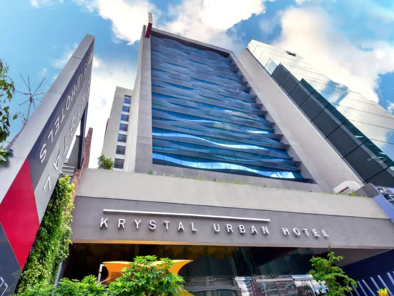 Fachada del hotel — Hotel Krystal Urban Guadalajara