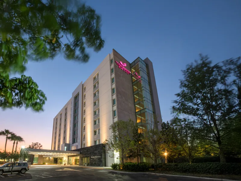 Fachada del hotel — Hotel Victoria Ejecutivo Guadalajara
