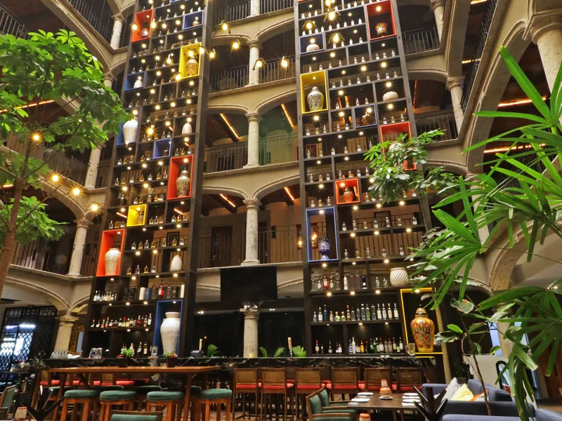 Patio interior del hotel — Hotel Indigo