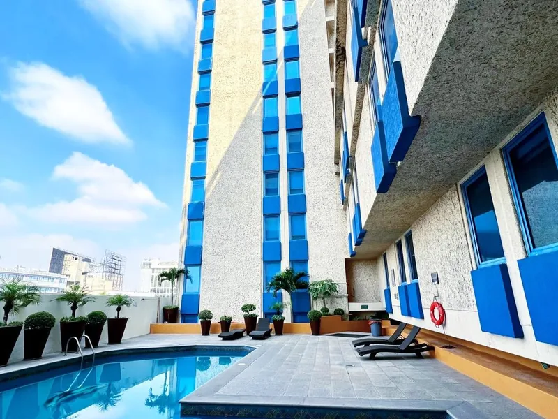 Exterior y piscina — Aranzazú