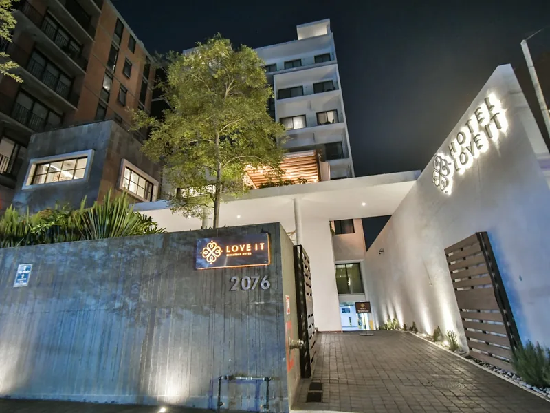 Fachada del hotel — Hotel Love it