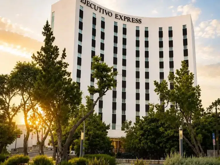 Fachada del hotel — Ejecutivo Express Guadalajara