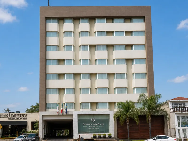 Fachada del hotel — Hotel Guadalajara Plaza Ejecutivo