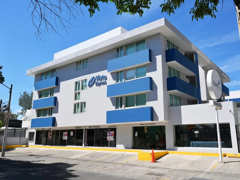 Fachada del hotel — Vista Express Guadalajara