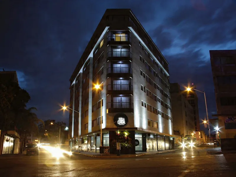 Fachada del hotel — Hotel Perla Central