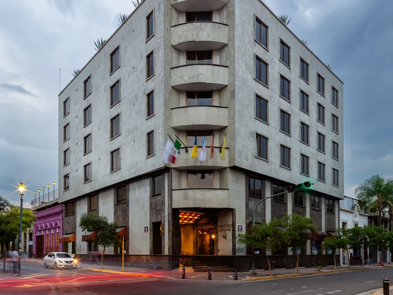 Fachada del hotel — Hotel Cervantes