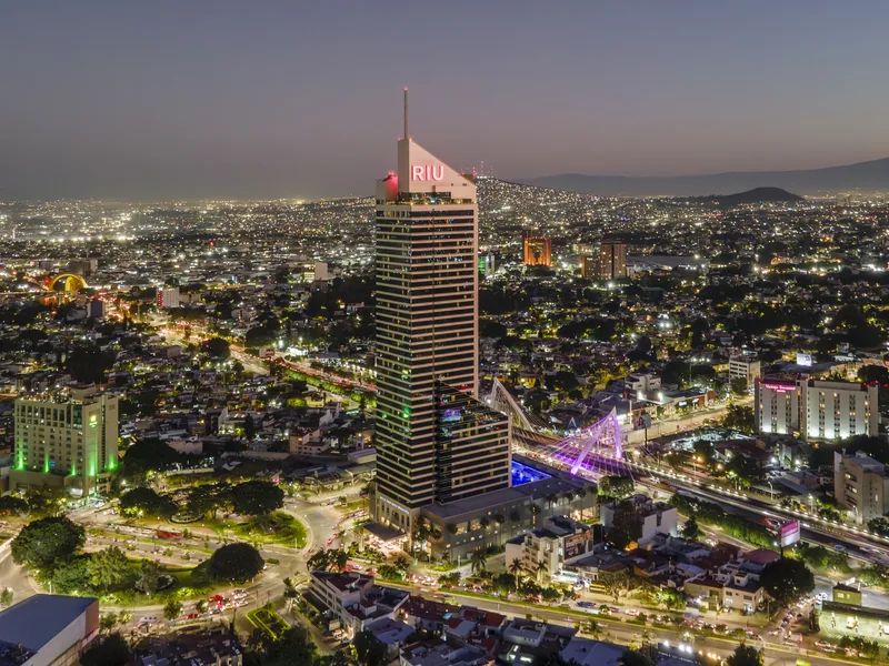 Vista del hotel y la ciudad — Hotel RIU