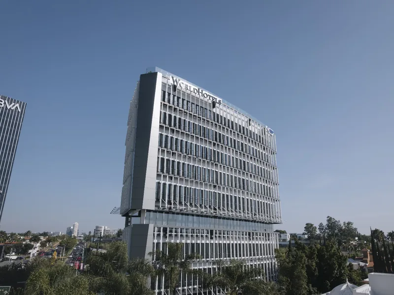 Fachada del hotel — WorldHotels