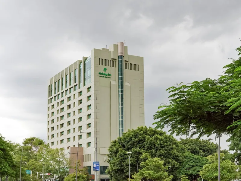 Fachada del hotel — Holiday Inn Guadalajara Select