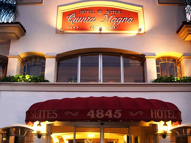 Entrada del hotel — Quinta Magna