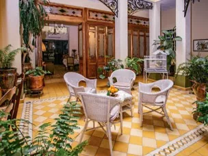 Patio interior — Grand Casa Naranjos Tepatitlán
