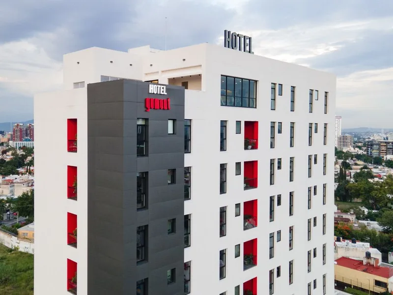 Fachada del hotel — Hotel Gumont Guadalajara
